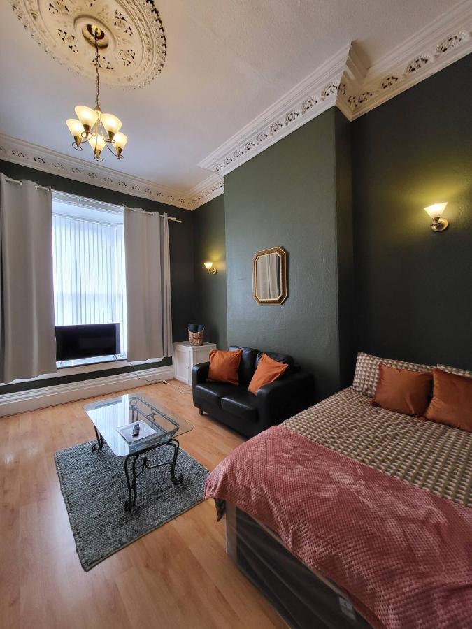 Large Digbeth Double Room Shared Bathroom Birmingham Esterno foto