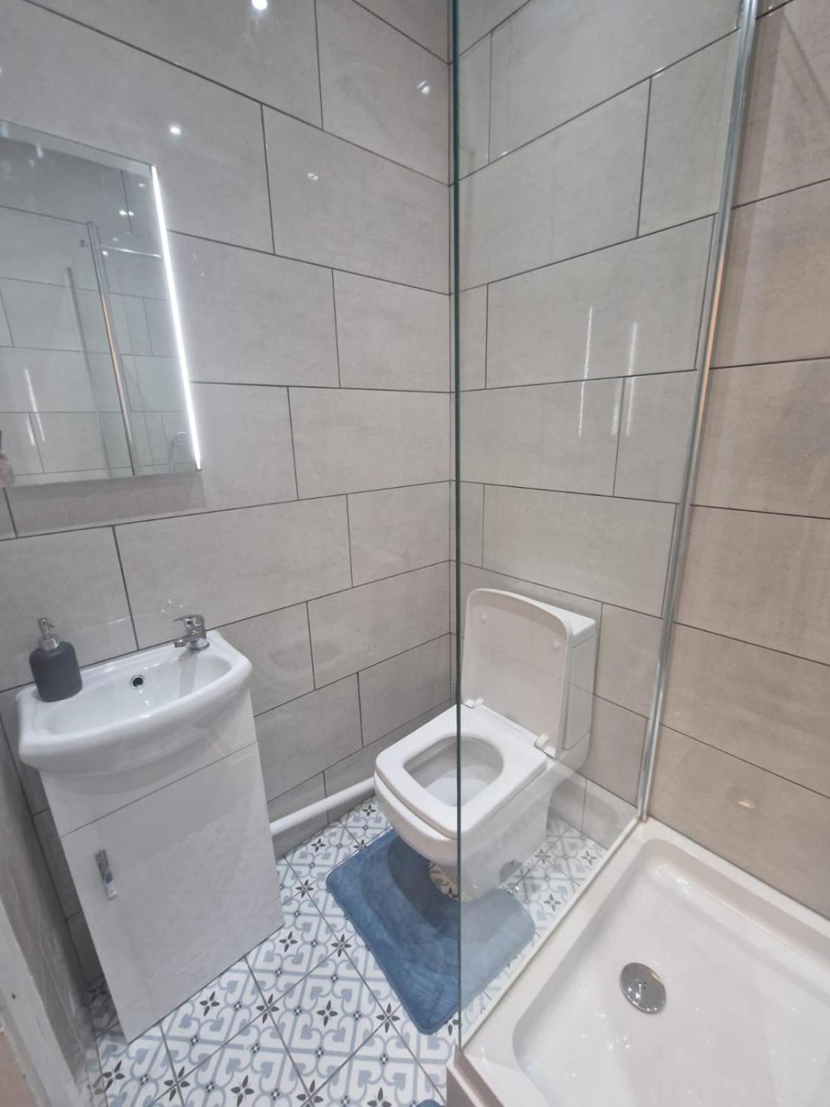 Large Digbeth Double Room Shared Bathroom Birmingham Esterno foto